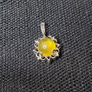 Yellow stone pendant